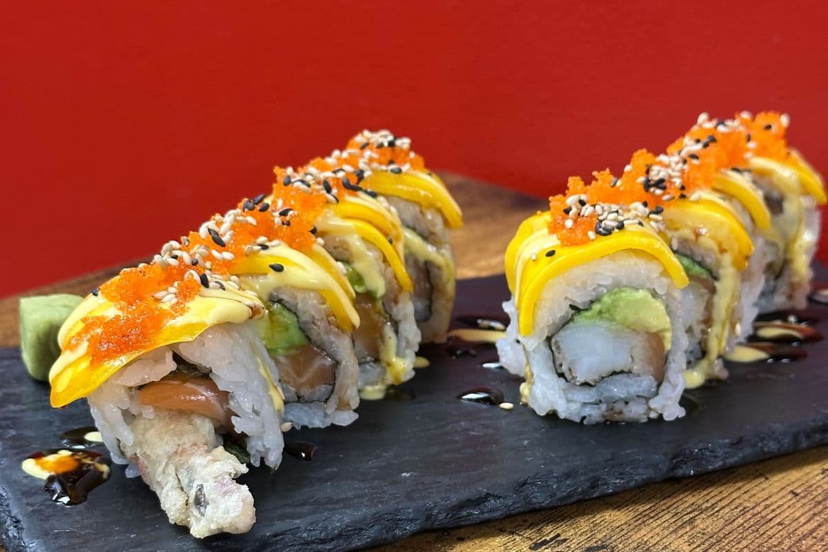 Mango Paradise Roll (8 pcs)