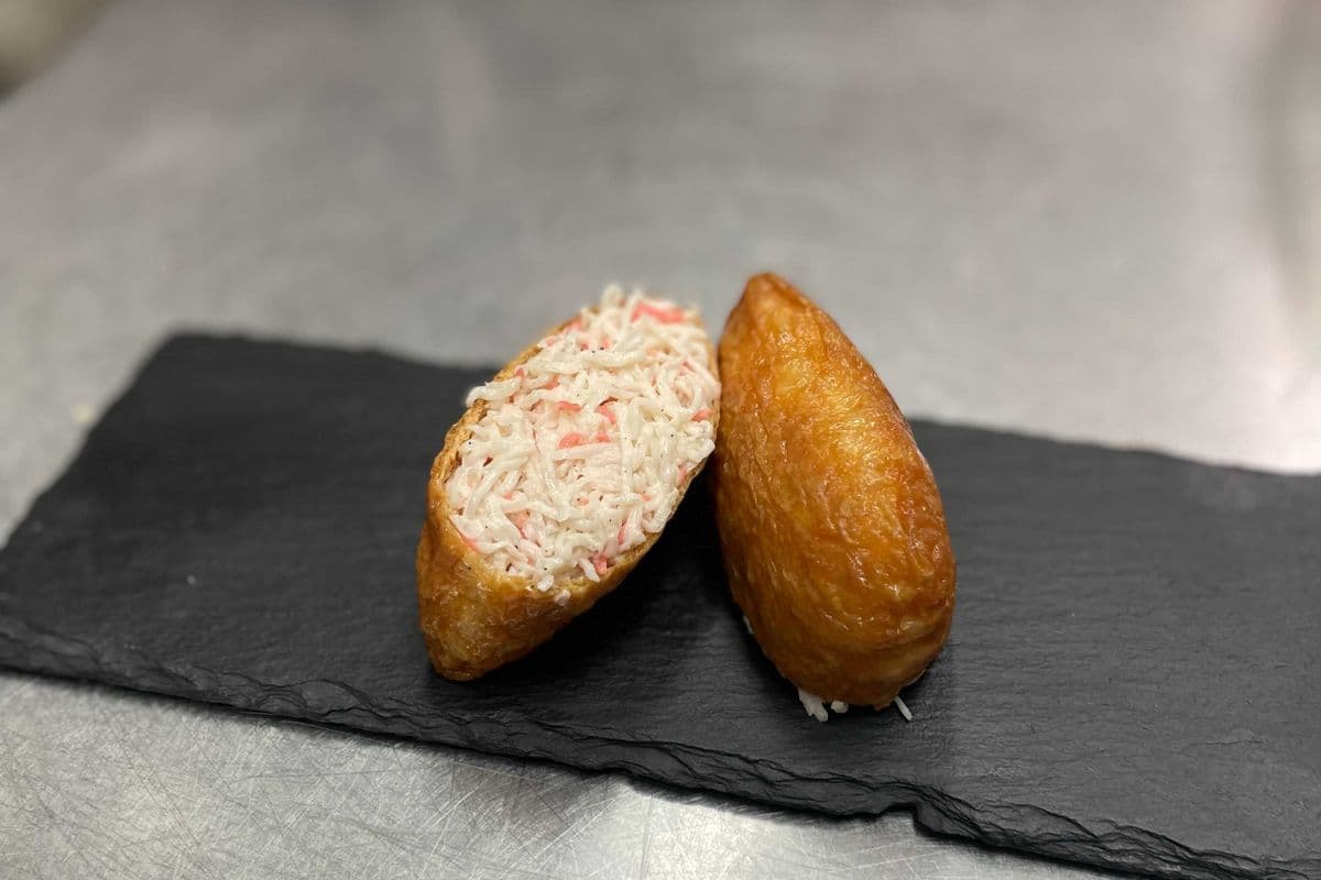 Inari and Crab Meat Sushi (2pcs)