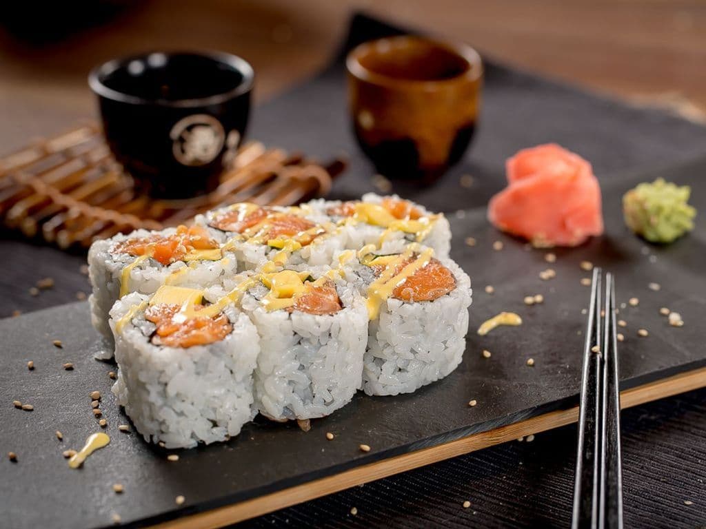 Mango Salmon Roll(8pcs)