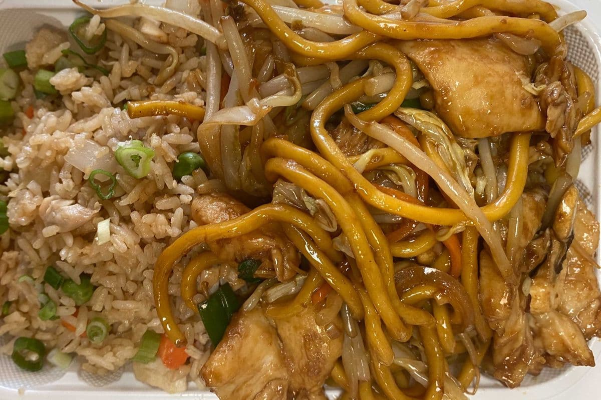 L4. Chicken or Pork Lo Mein - Thick Noodles