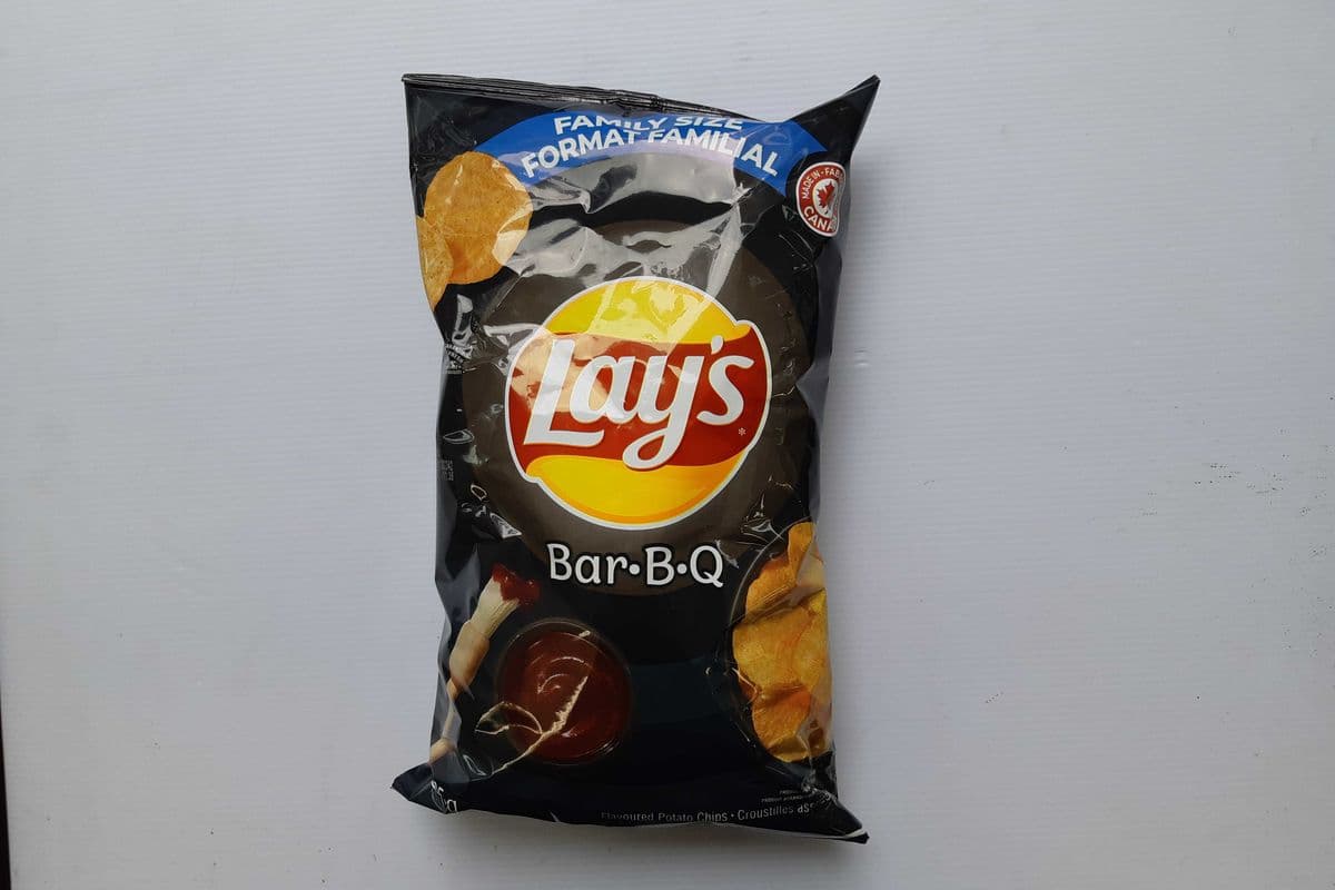 Lay's Barbeque Potato Chips (235 g)