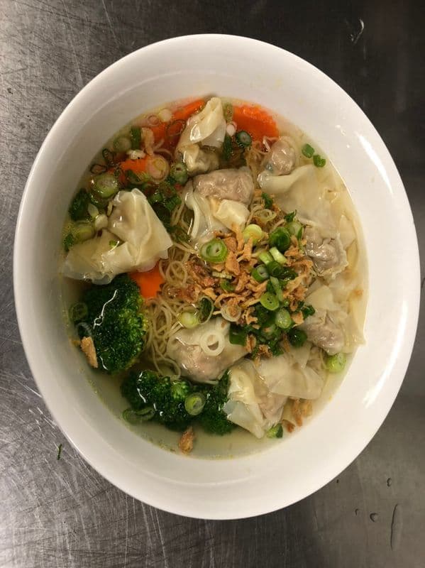 13a. Wonton Egg Noodle Soup - Sup Mi Hoanh Thanh