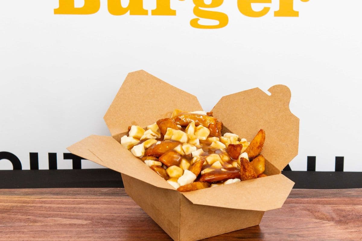 Classic poutine