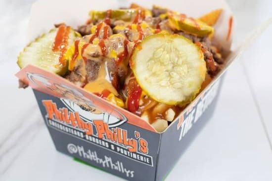 Cheese Burger Poutine (Only 2 Sizes)