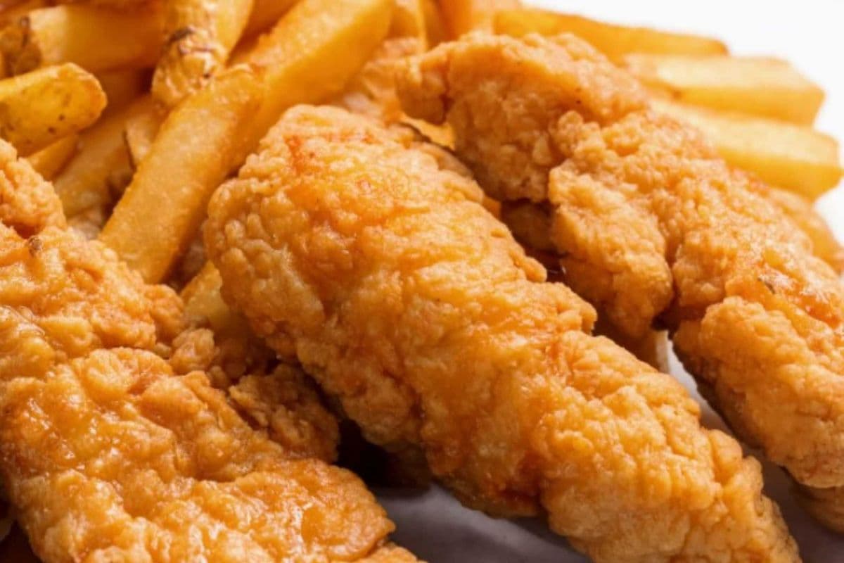 Chicken Fingers and Fries (3pcs)