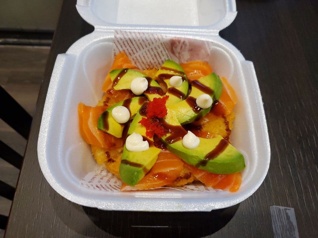 01. Regular Salmon Sushi Pizza