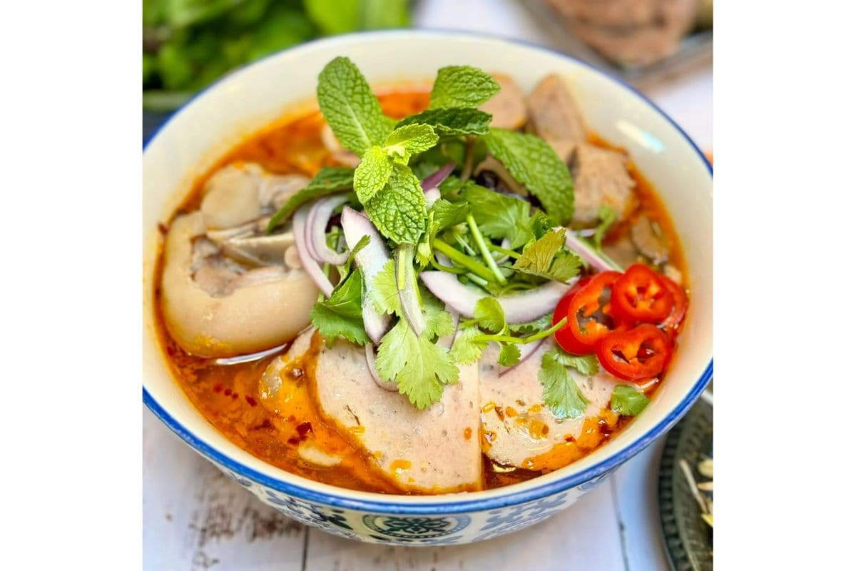 Spicy Lemongrass Beef Noodle Soup - Bun Bo Hue