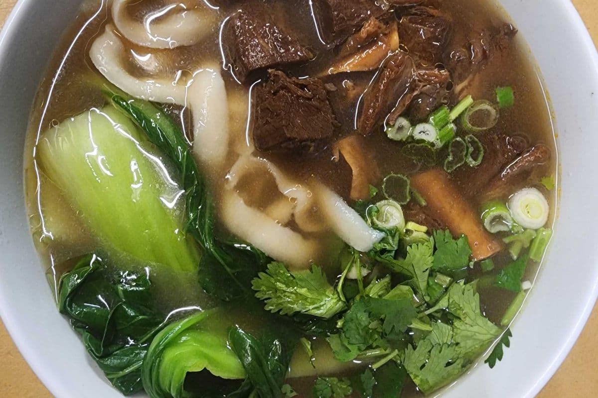 1202. Sliced Noodle with Braised Beef
