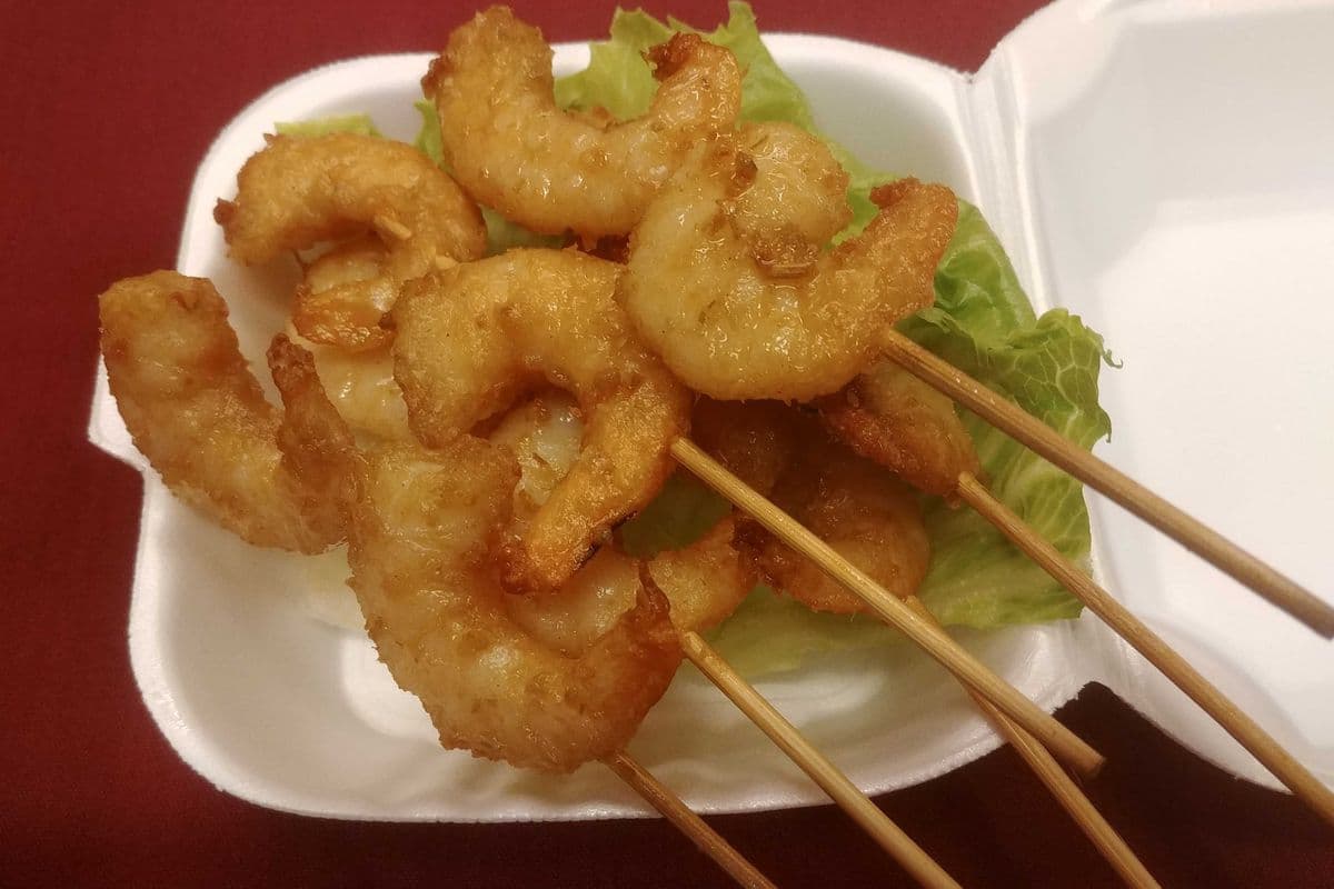 16. Brochettes de crevettes (6 mcx) / Shrimp Skewers (6 pcs)