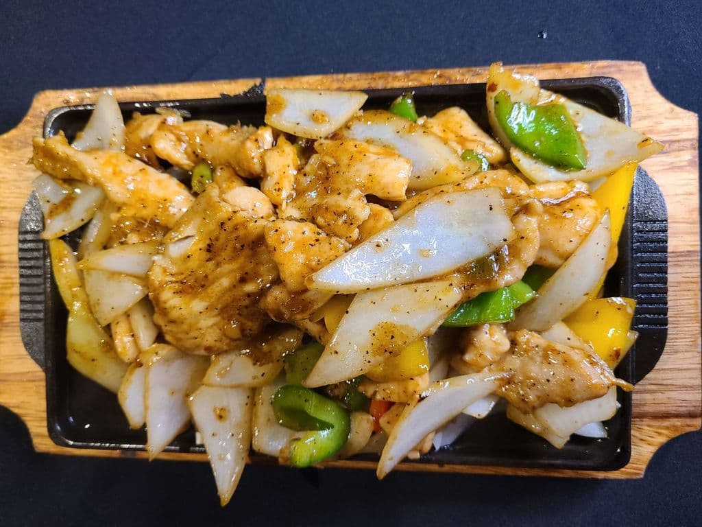 CHK w/ Black Pepper Sauce/D88