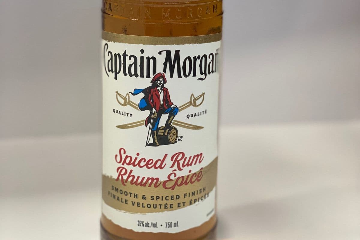 Captain Morgan Spiced Rum 750ML (1 x 750 ml)