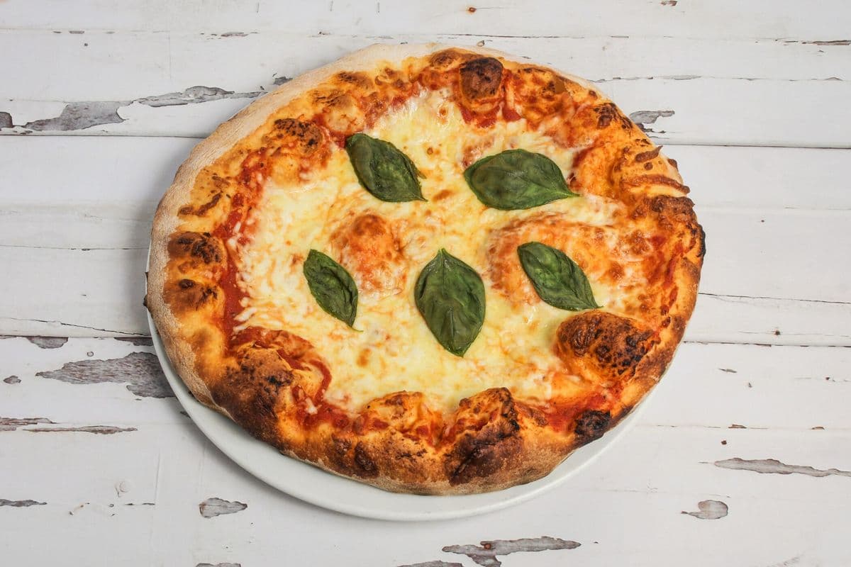 Pizza Medium 14''