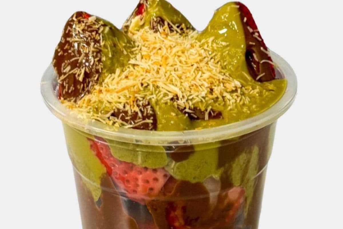 Strawberry Cup (Dubai - Kunafa)