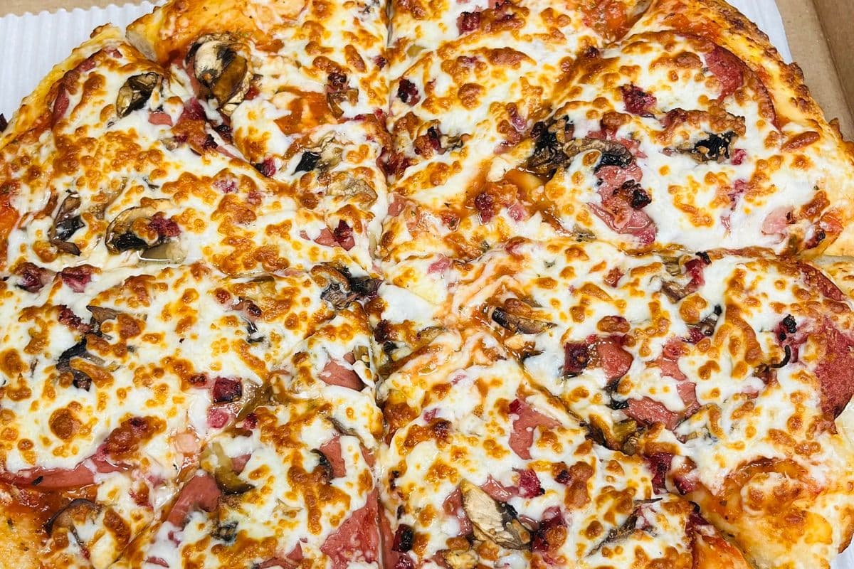 14" Canadian Feast Pizza
