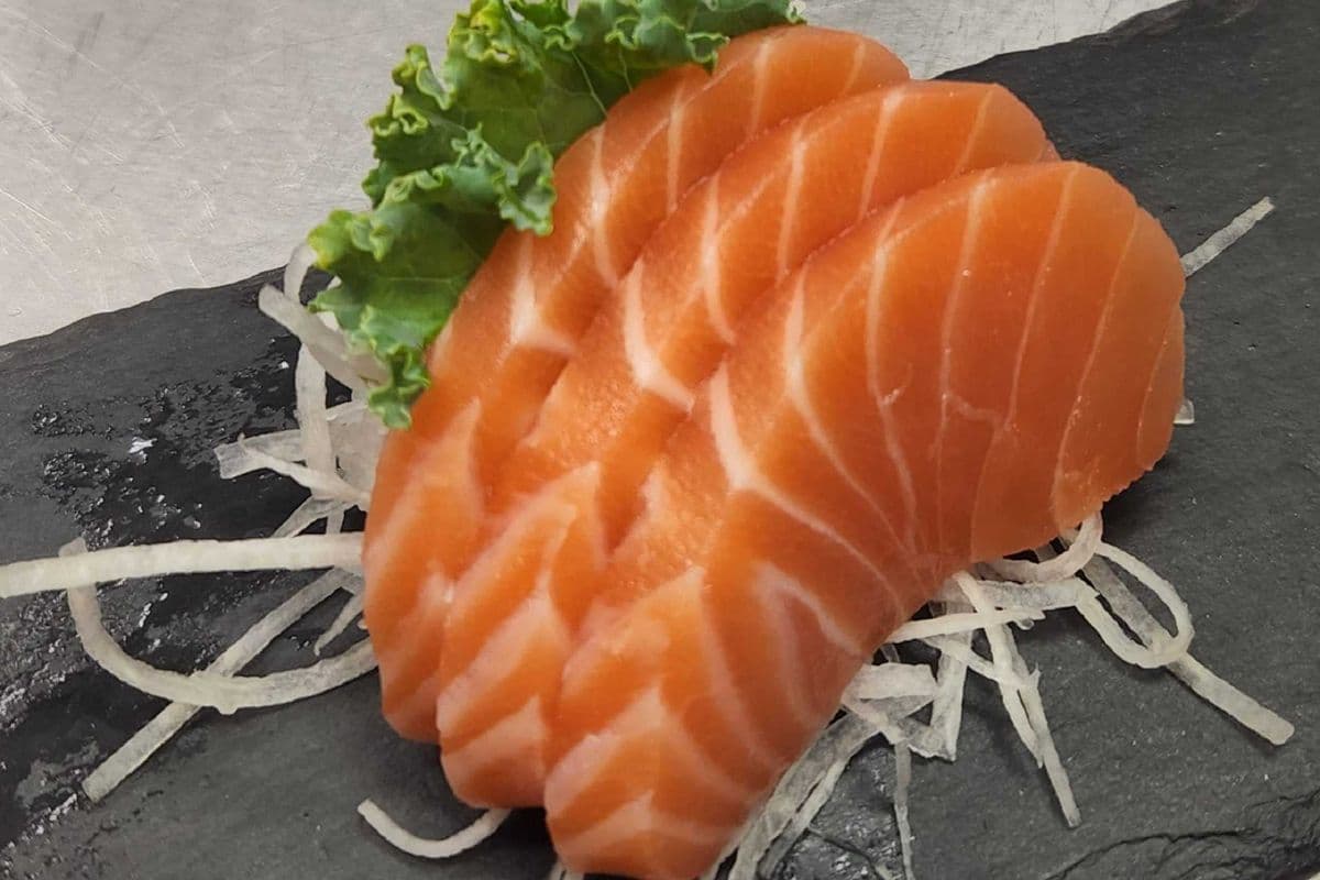 Salmon Sashimi (3 pcs)