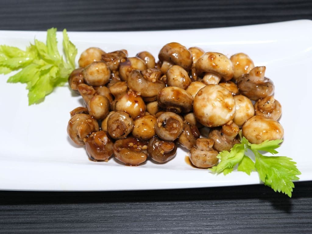 Stir-fried Mushroom w/ Oyster Sauce (蚝油蘑菇)