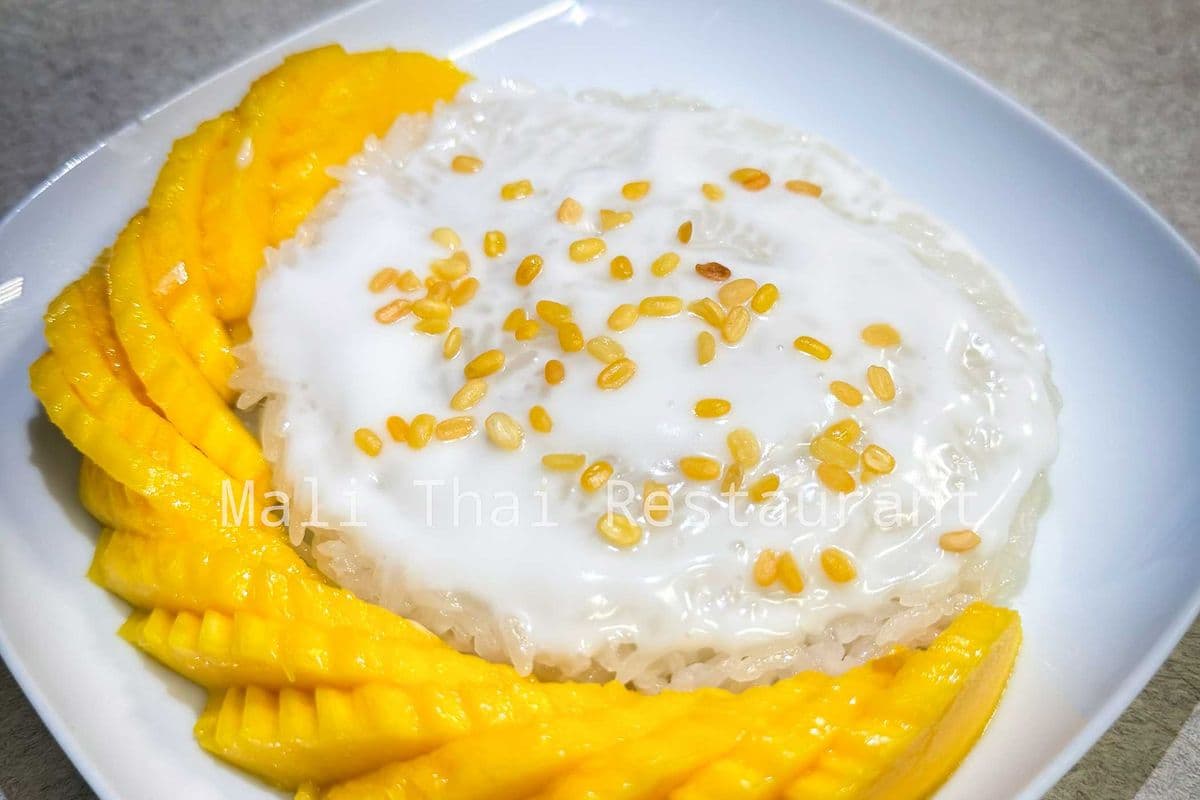 Mango Sticky Rice with coconut milk (Seasonal)