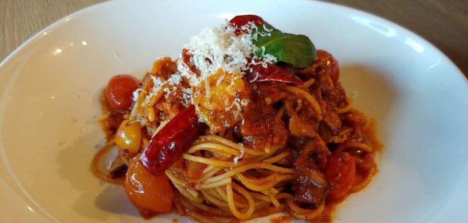 Hot Bacon Tomato Pasta (Arrabbiata) Pasta