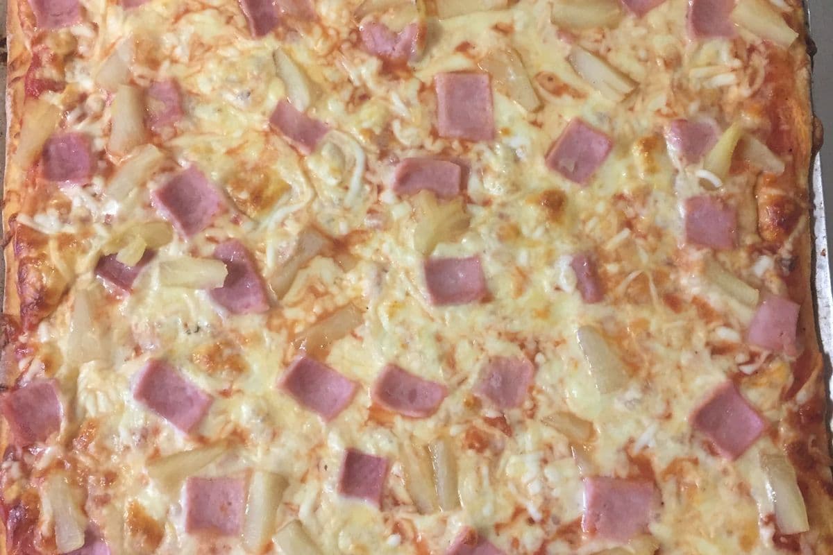 Large Hawaiian Pizza