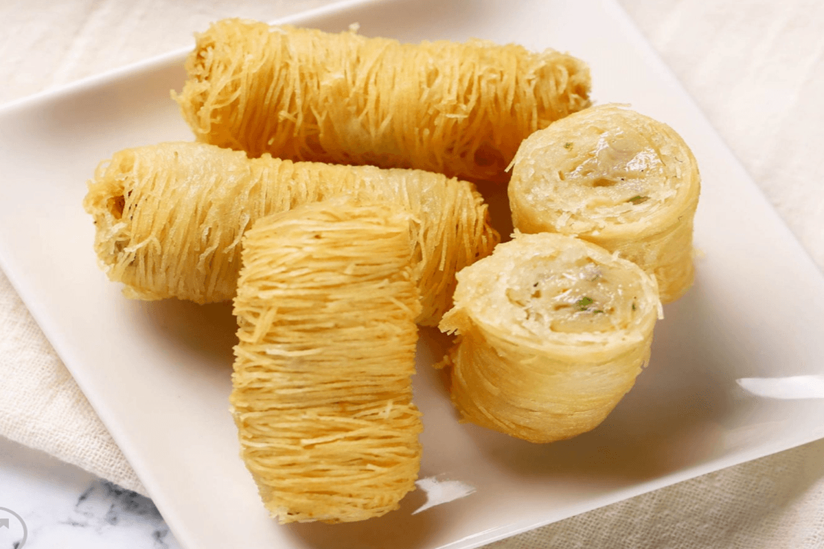 Golden Seafood Roll (2 pcs)