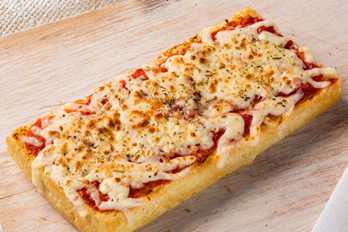 Cheese Pizza Bread (580 Cal)