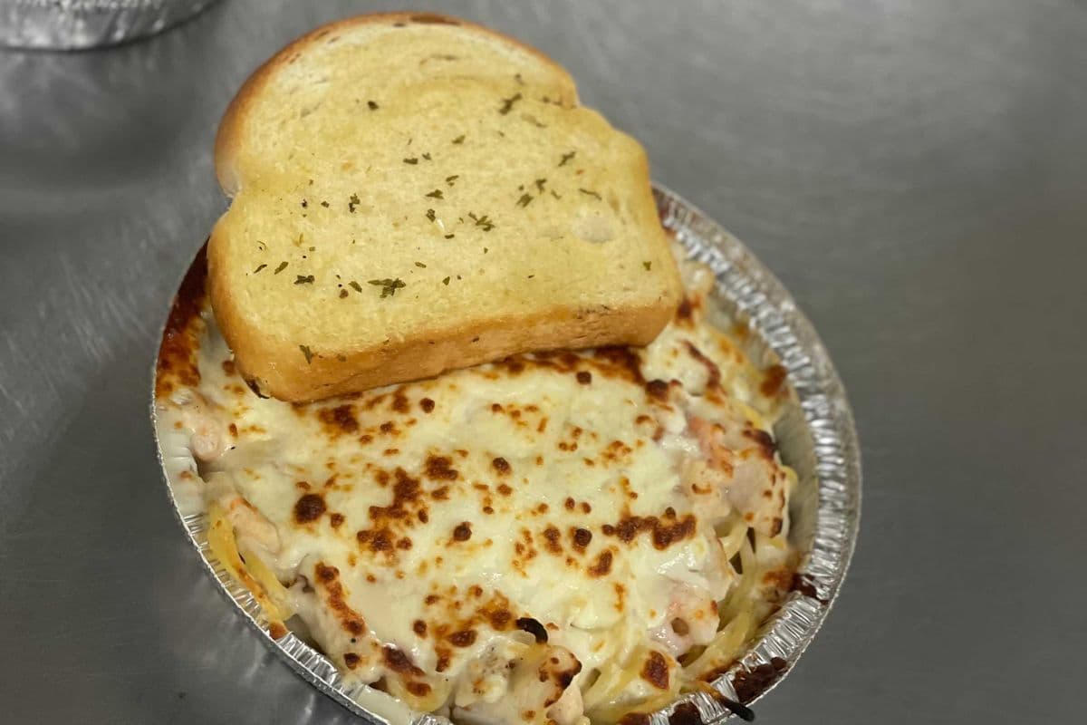 Alfredo Pasta with Chicken or Shrimp