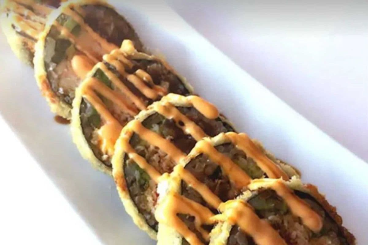 15. Crispy Special Roll (6 pcs)