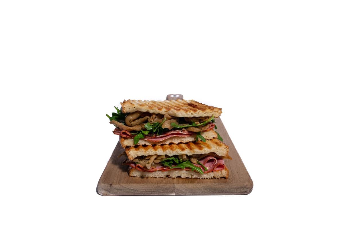 Montréal Smoked Beef Panini
