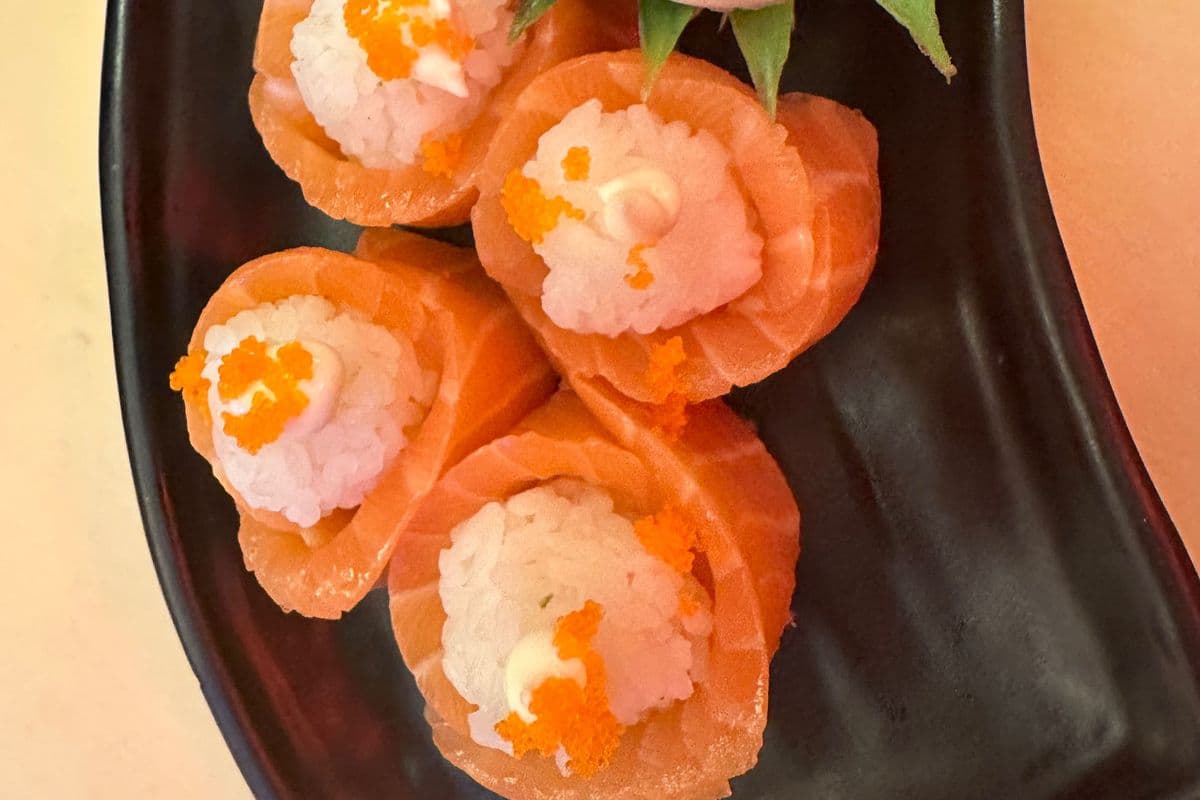 32. Salmon Lover Sushi (2 pcs)