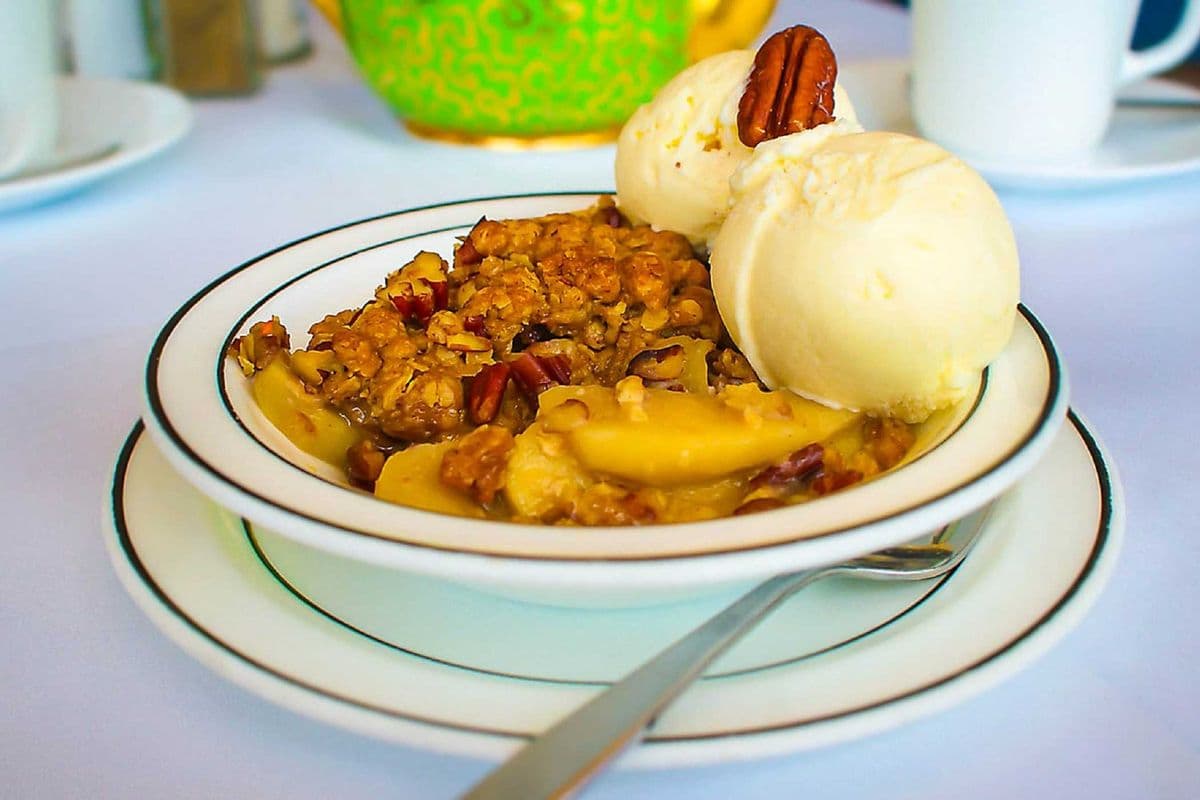 Homemade Apple Pecan Crisp