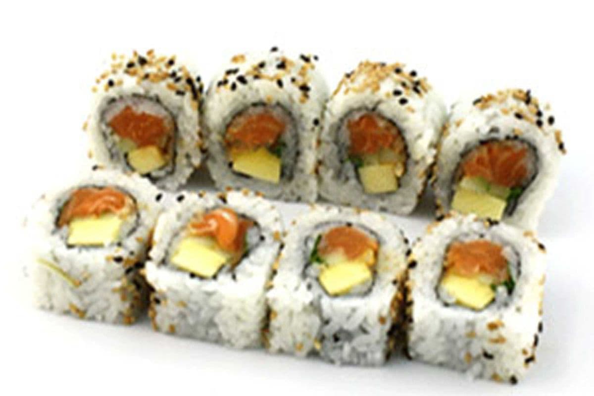 Smoke Salmon Roll (8pcs)