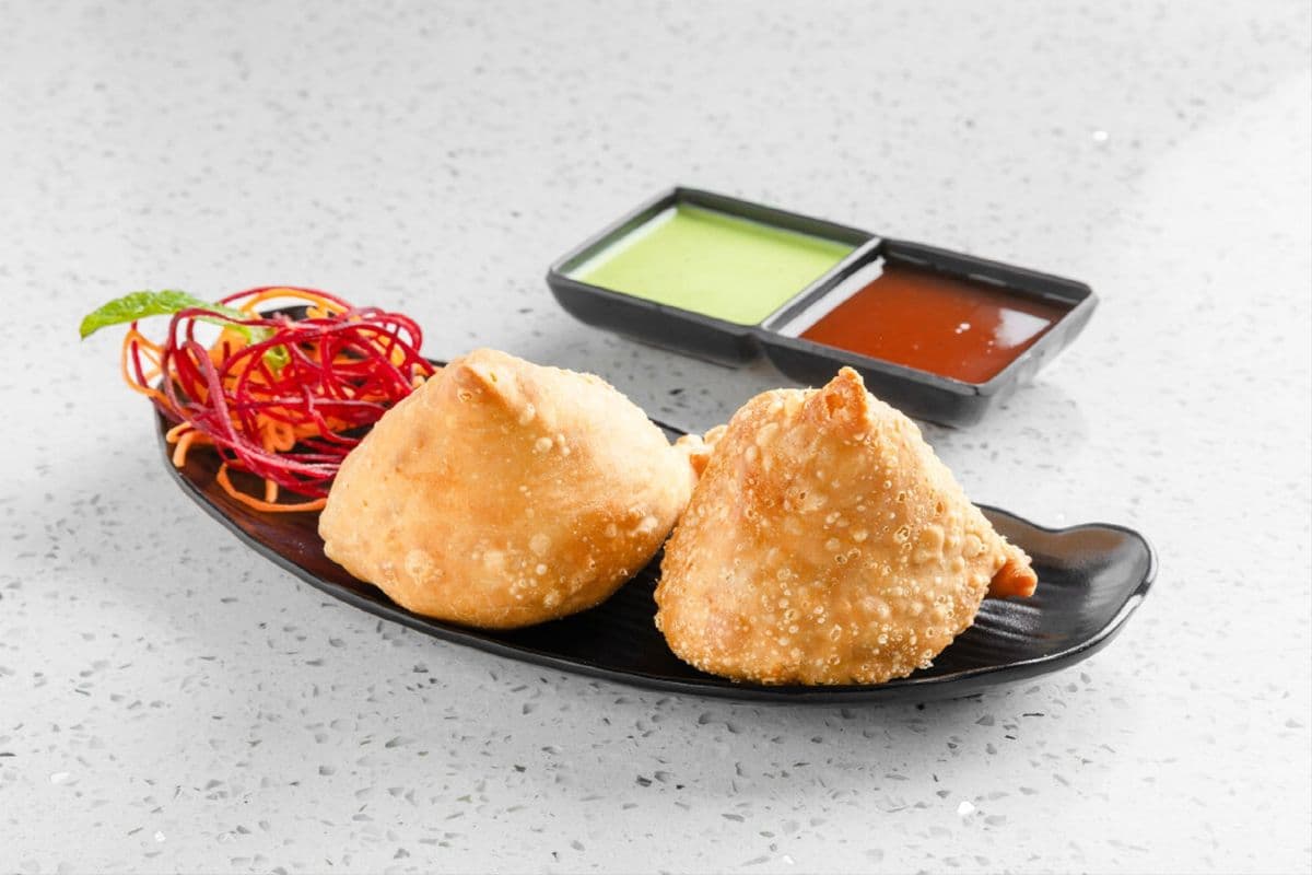 Veg Samosa Big (2 pcs)