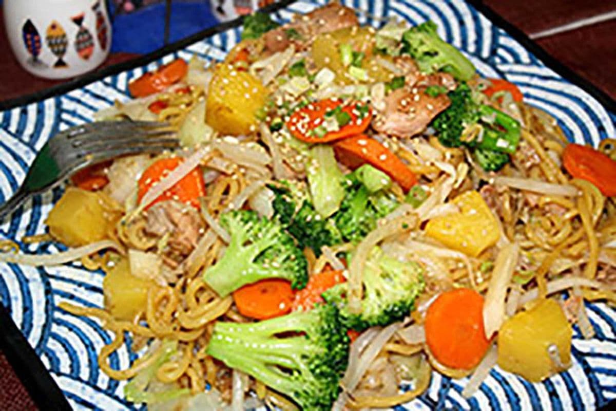 Chicken and Pineapple Stir Fry Noodles