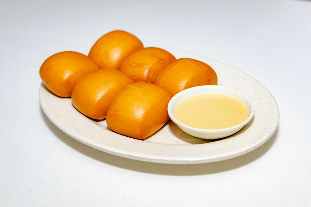 Deep-fried Mini Buns with Condensed Milk (6pcs) 迷你炸饅頭(6個)
