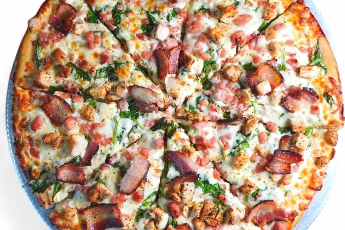 16" Large Bianco Chicken Bacon Pizza