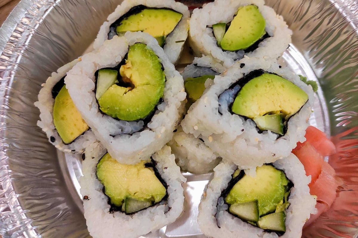 H87. Avocu Sushi (8 pcs)