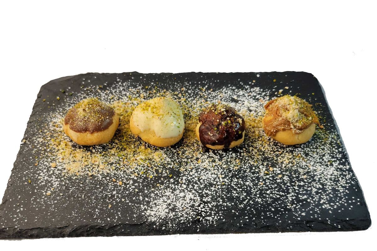Cream Puffs (4 pcs)