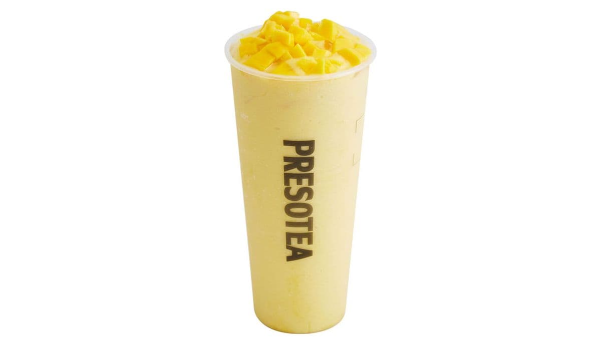 Fresh Mango Coconut Slush / Frappé glacé mangue fraîche et noix de coco