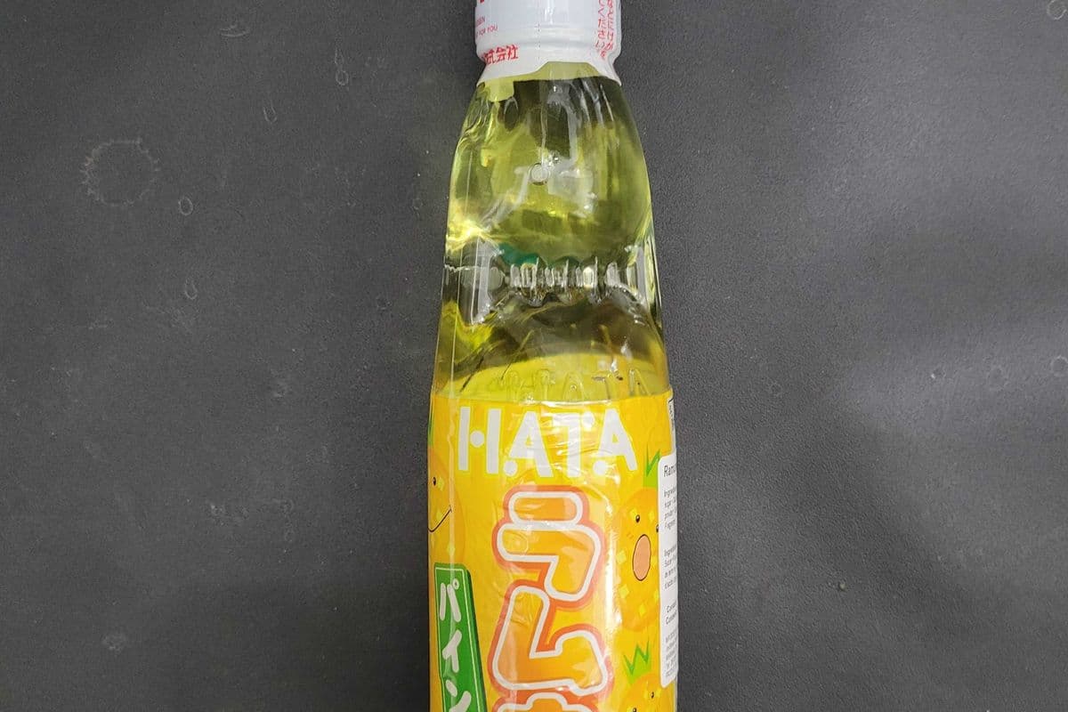 Hata Kosen Ramune Soda Ananas / Pineapple 200ml