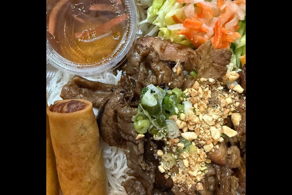 32E. Grilled Pork, Beef, Chicken, and Spring Roll on Vermicelli