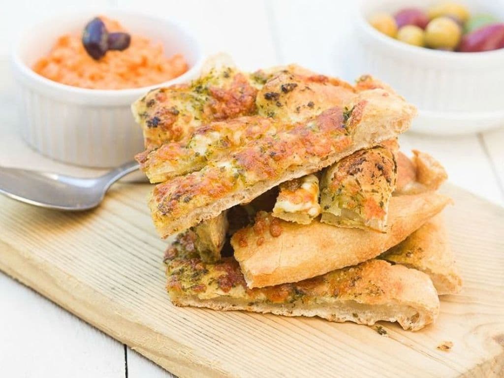 Cheesy Flatbread And Dips