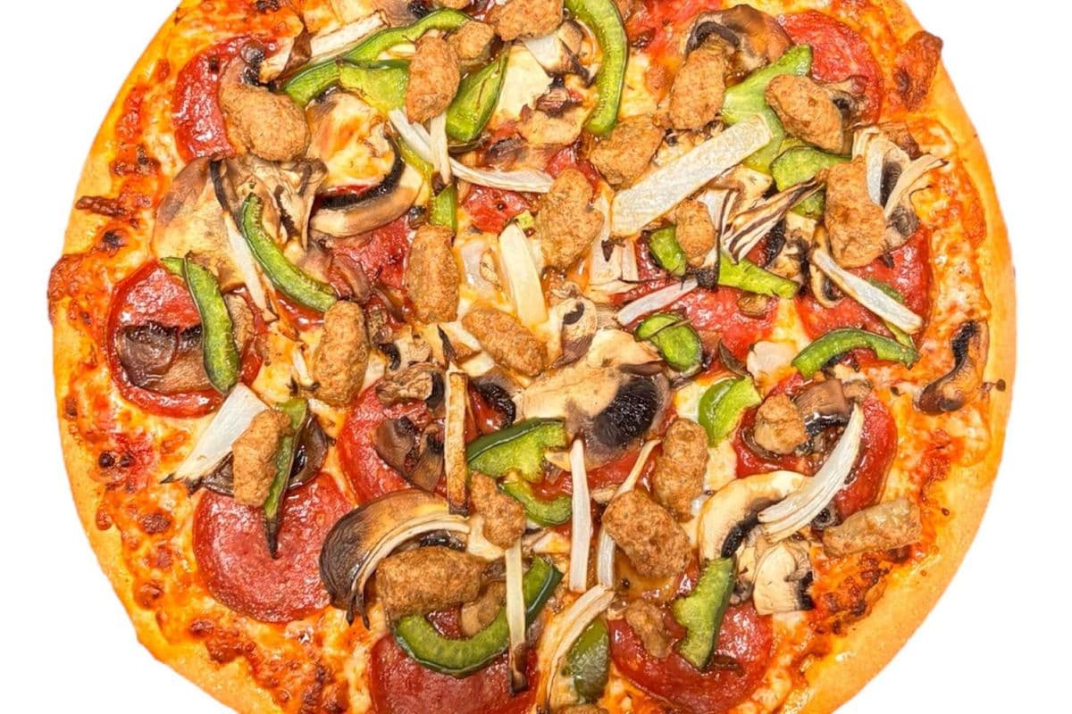 Large Deluxe Pizza