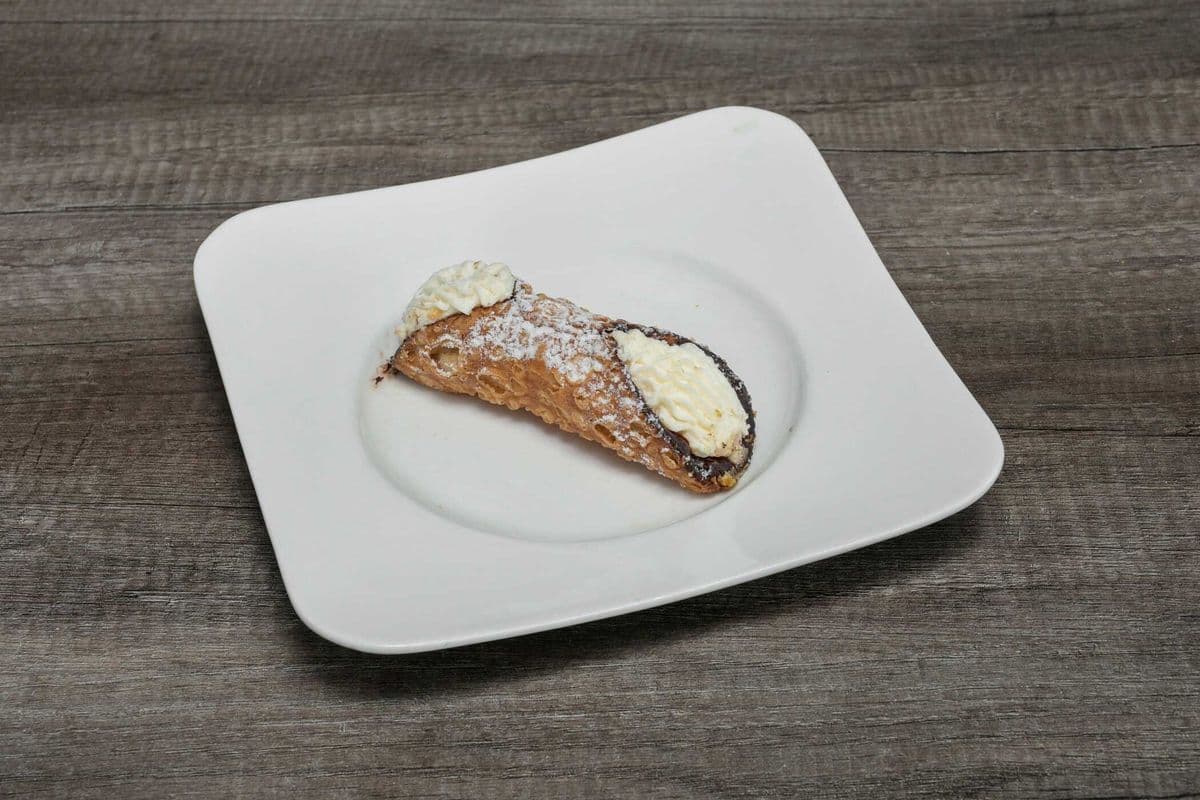 Cannoli Box of Two Vanilla