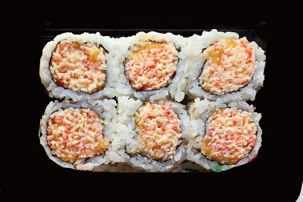 52. Spicy Crab Meat Roll (6 Pcs)