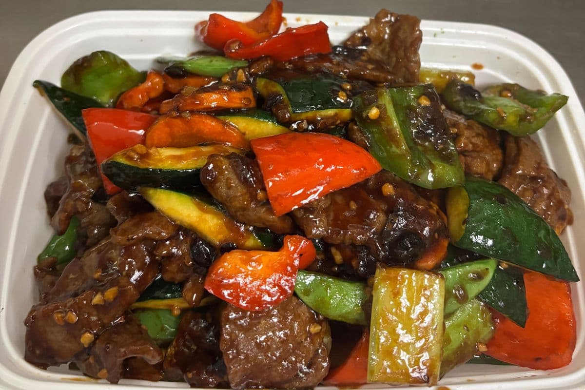 B7. Tender Beef with Black Bean Sauce