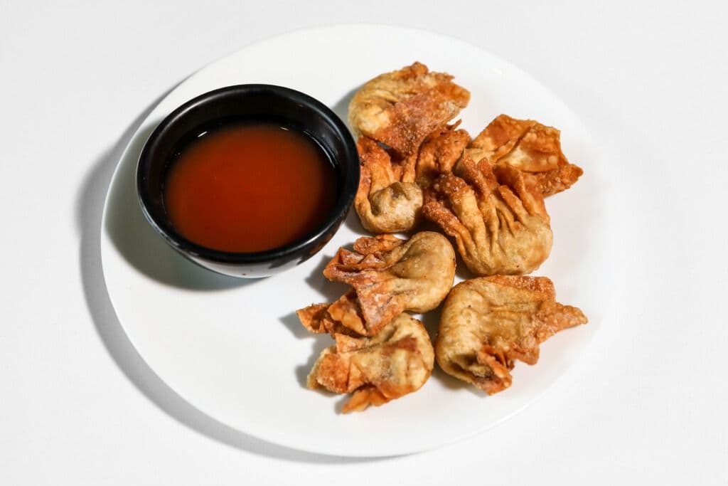 Deep-Fried Wontons and Sauce (14 pcs)