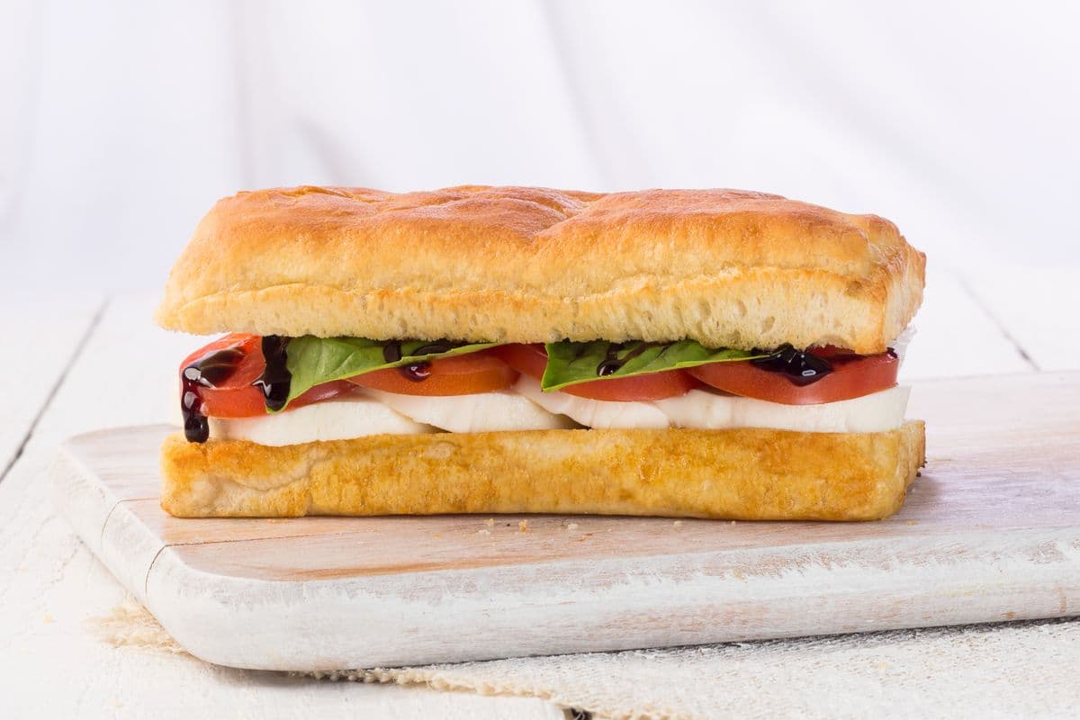 Caprese Sandwich (620 Cal)