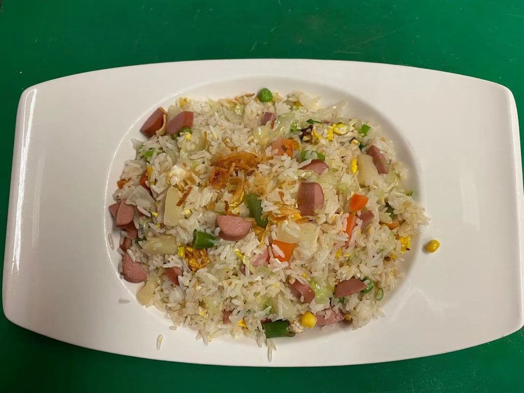 1507. Pineapple and Chicken Fried Rice