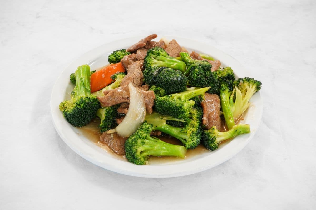 66. Sliced Beef with Broccoli