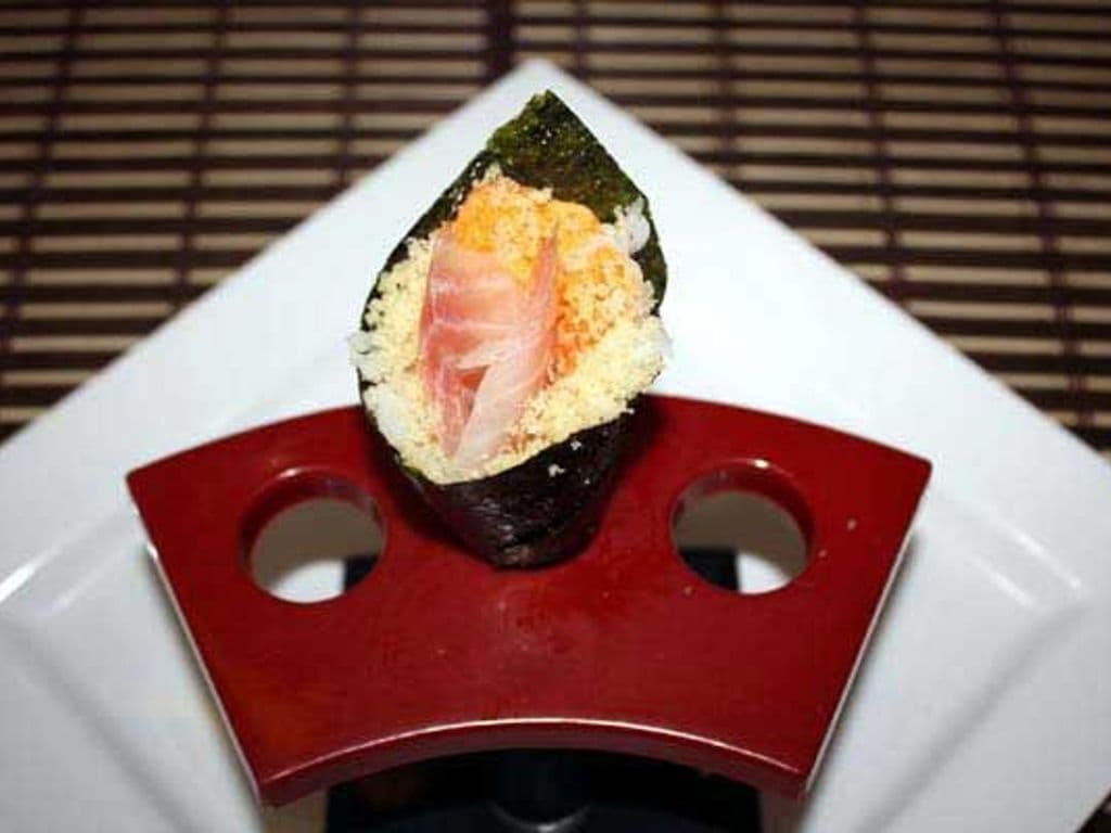 Spicy Red Snapper Hand Roll (1pc)